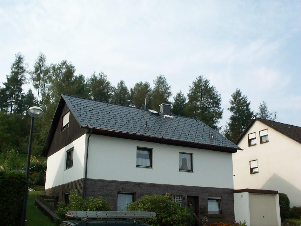 Das Haus mit neuem Dach