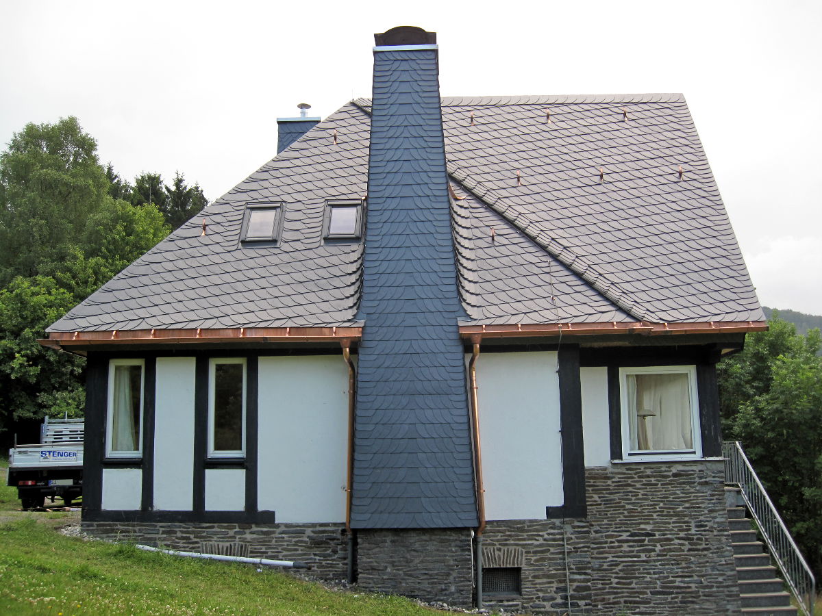 Das Haus mit neuem Dach