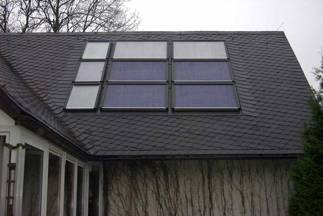 Integrierte Solaranlage bestehend aus Solarthermie, Photovoltaik und Wohnraumdachfenster!